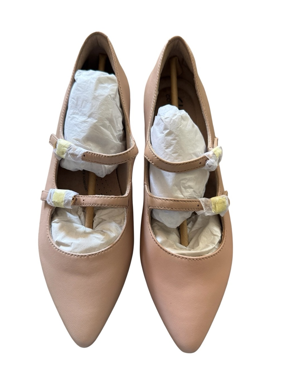 Clarks Collection NIB Adjustable Mary-Janes Natalyn Jane, Beige Leather